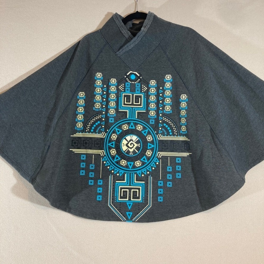 Larva Clothing Poncho Cape Unisex Medium Grey Aztec Geometric Southwest Western